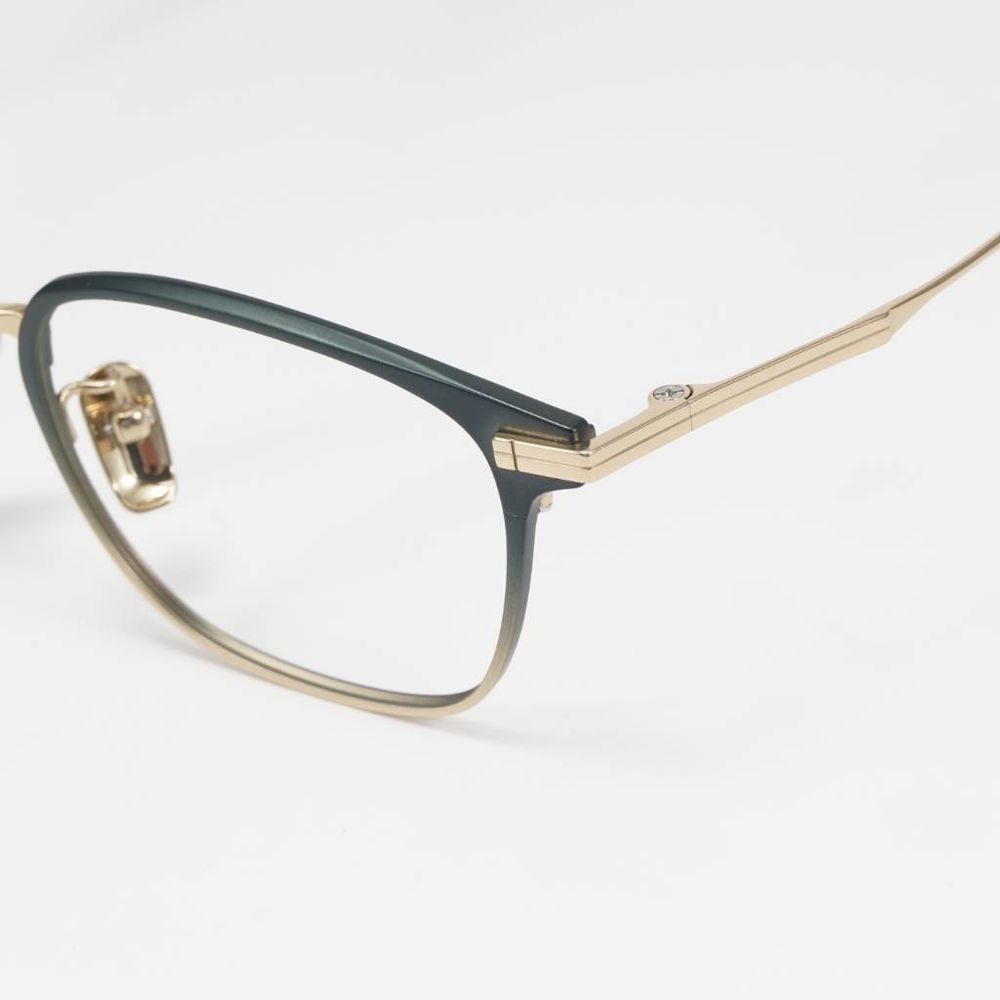 theJIIA 8058, C2, frame view