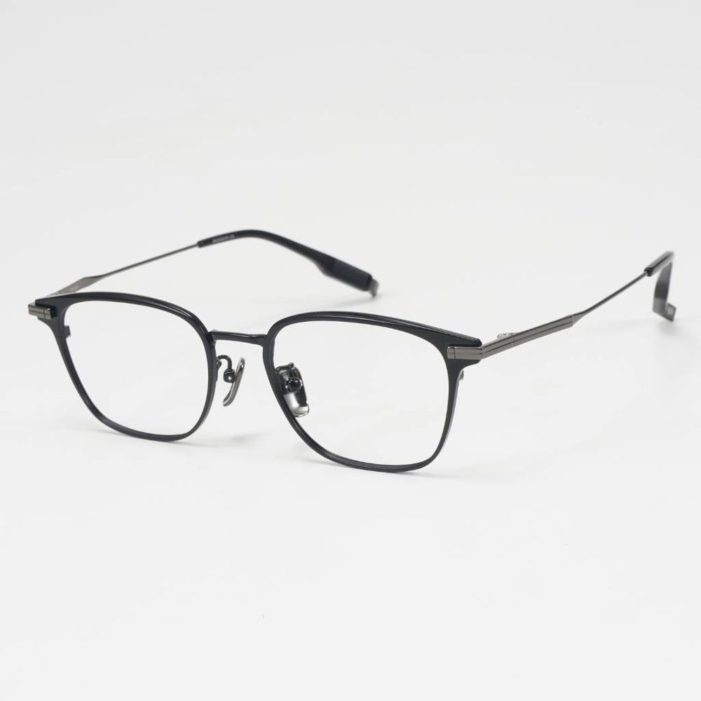 theJIIA 8058, C3, frame view